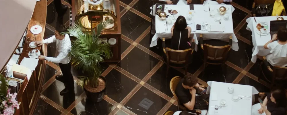 Sischef vs OlaClick: uma comparação de plataformas de gerenciamento de culinária para restaurantes